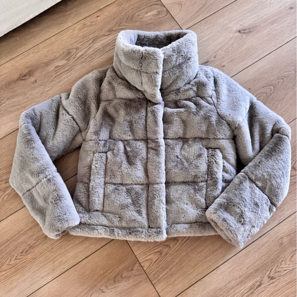 Abercrombie & Fitch Gray Faux Fur Mini Puffer Jacket